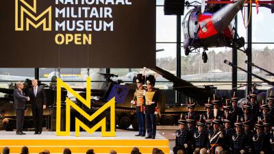 Koning Willem-Alexander opent Nationaal Militair Museum
