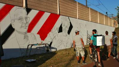 Guus Meeuwis vereeuwigd op muur PSV-stadion