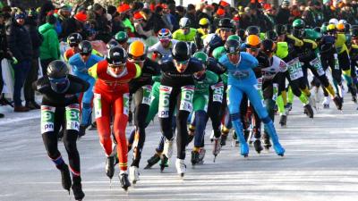 Eerste marathon op natuurijs in Noordlaren gereden