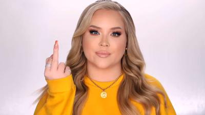 YouTube-ster Nikkie de Jager in haar coming out-video