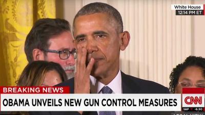 Obama in tranen tijdens speech over wapengeweld Amerika