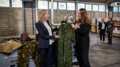 ollongren-militairen-kleding