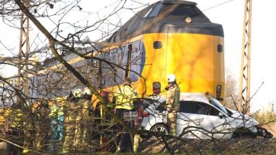 Dode bij aanrijding tussen auto trein in Meppel