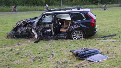 Kinderen komen met de schrik vrij na crash met auto
