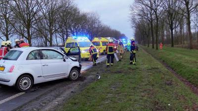 Twee gewonden bij kop staart botsing in Gieten