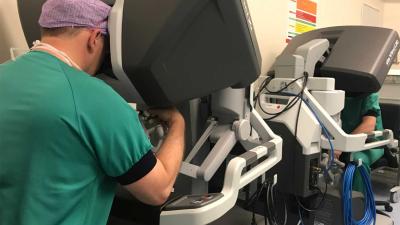 UMCG neemt operatierobot in gebruik
