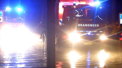 overstroming-brandweer-evacuatie