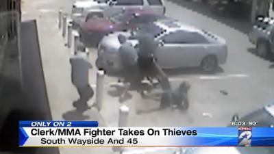 Vechtsportkampioen rekent af met overvallers tankstation