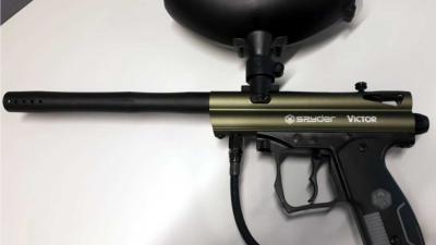 Paniek om verdachte die met geweer vanuit auto aan het knallen is