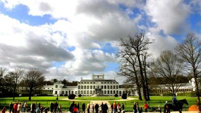 Vier plannen herbestemming paleis Soestdijk door naar volgende ronde