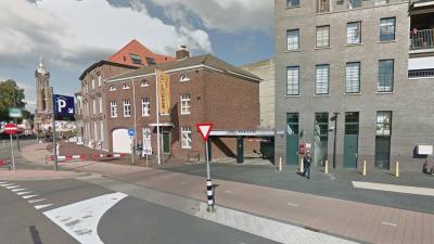 23-jarige man uit Roermond dood aangetroffen bij ingang parkeergarage