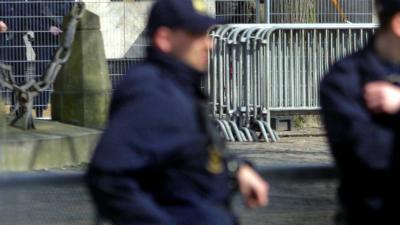 politie-beveiliging-hekken-demonstranten-Den Haag