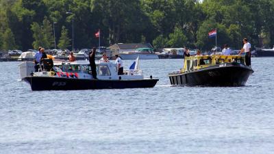 Foto van politieboot op water | BON