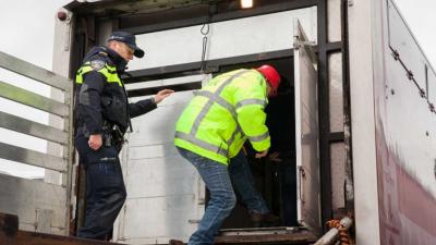 Drie drugsafvaldumpers aangehouden