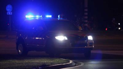 Automatische vuurwapens en drugs in vrachtwagen met bloemen