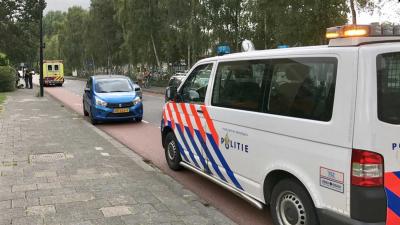 Wandelstok vliegt tegen auto na onwelwording