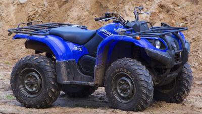 Quadrijder (20) raakt ernstig gewond 