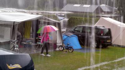 Vakantiegangers in eigen land: Neem voorlopig paraplu mee