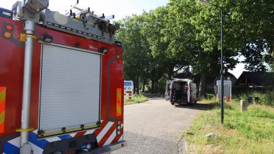 Brandweer en Enexis bezig bij graslekkage