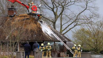 riet-dak-brand-brandweer