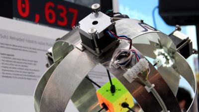 Duitse robot lost Rubik's kubus in 637 milliseconden op