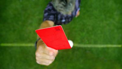 Foto van rode kaart voetbal | Archief EHF