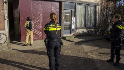 Brandweer onderzoekt rookontwikkeling woning Schiedam