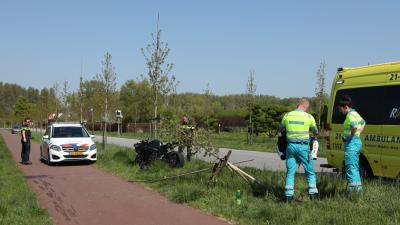 foto van personeel ambulance en politie bij ongeval