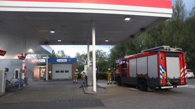 Rook uit shop tankstation