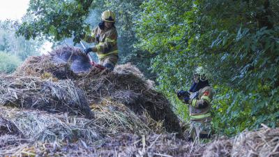 Brandweer haalt berg uit elkaar