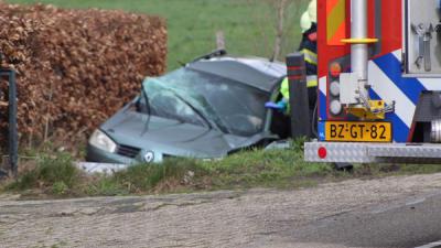 auto, sloot, botsing, schijndel