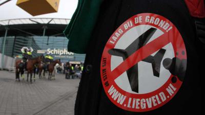 Greenpeace voert opnieuw actie op Schiphol