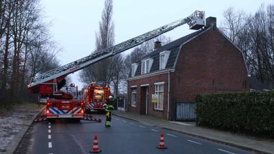 Brandweer redt brandweer met andere ladderauto