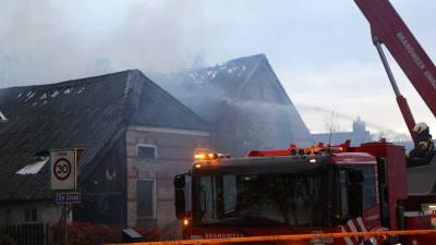 schuurbrand-hoogwerker-brandweer