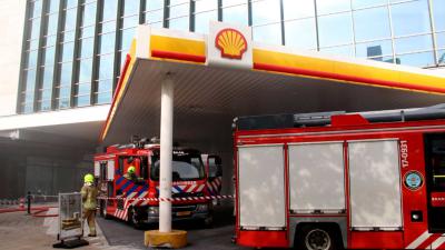  Grote brand in elektriciteitshuisje naast tankstation 