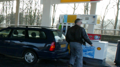 Shelltankstation in Wilnis levert auto's verkeerde brandstof