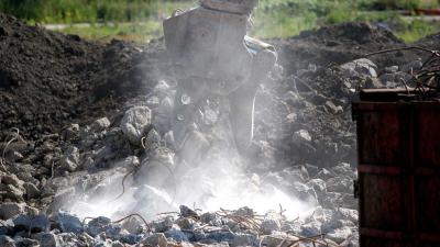 sloop-grijper-beton-steen