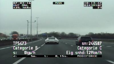 Politie houdt Zweed aan na 240 km/uur op de A1 