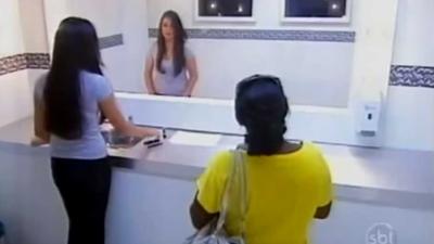 Spiegeltje, spiegeltje aan de wand wat is er in godsnaam aan de hand?