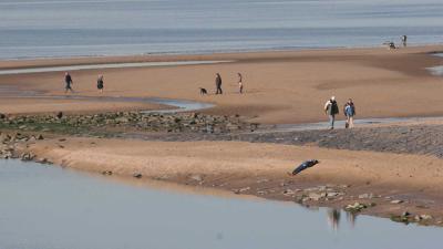 strand-zon-dagjesmensen