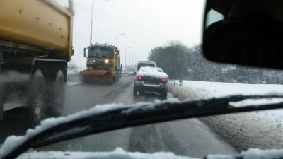 Rijkswaterstaat strooit 1,1 miljoen kilo zout weg op de snelwegen