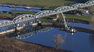 Scheepvaart op de Maas maandag weer hervat