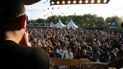 Van Rijn: Grote zalen en festivals goed op weg in tegengaan gehoorschade