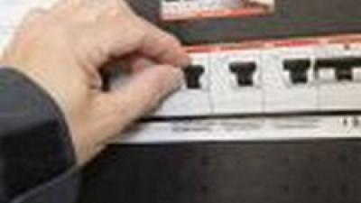 Grotere kans op elektrocutie of brand in bijna helft woningen