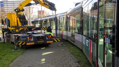 Tram schiet uit de rails bij keerlus Vlaardingen