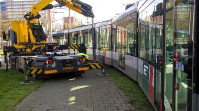 Tram schiet uit de rails bij keerlus Vlaardingen