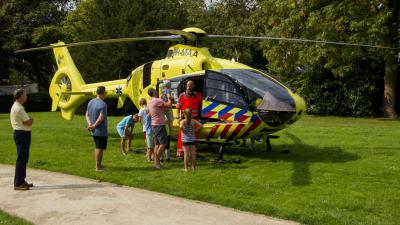 Piloot traumahelikopter heeft tijd voor uitleg - Blik op nieuws