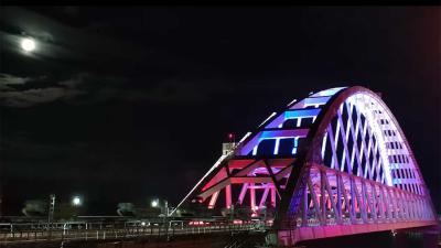 trein-tanks-spoorbrug