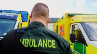 Coronapatiënten in Londen wachten soms wel meer dan negen uur in ambulance