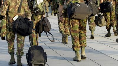 Advies: Militairen reis niet in uniform